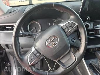 2023 Toyota Highlander LE - miniatura 10