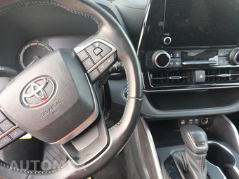 2023 Toyota Highlander LE - miniatura 11