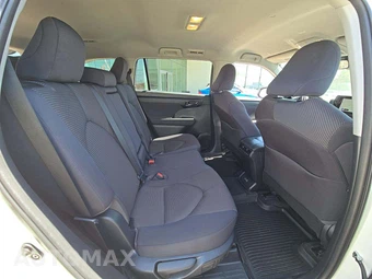 2023 Toyota Highlander LE - miniatura 17