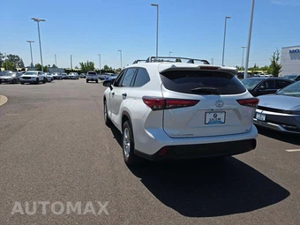 2023 Toyota Highlander LE - miniatura 2