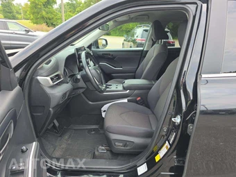 2023 Toyota Highlander LE - miniatura 3