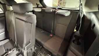 2023 Toyota Highlander LE - miniatura 29