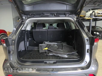 2023 Toyota Highlander LE – miniatura 17
