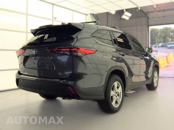 2023 Toyota Highlander LE – miniatura 4