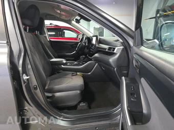 2023 Toyota Highlander LE – miniatura 8