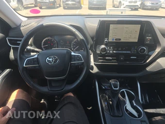 2023 Toyota Highlander LE – miniatura 11