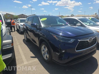 2023 Toyota Highlander LE – miniatura 3