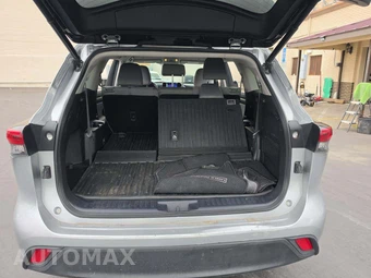 2023 Toyota Highlander LE – miniatura 11