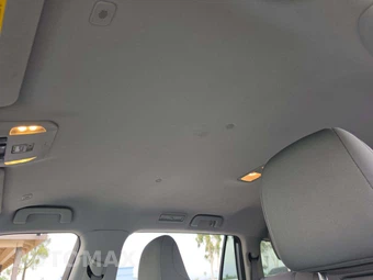 2023 Toyota Highlander LE – miniatura 8