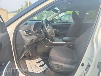 2023 Toyota Highlander LE - miniatura 7