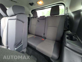 2023 Toyota Highlander LE - miniatura 14