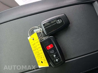 2023 Toyota Highlander LE - miniatura 8