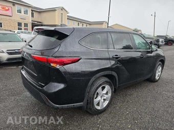 2023 Toyota Highlander LE - miniatura 3