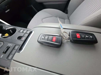 2023 Toyota Highlander LE - miniatura 8