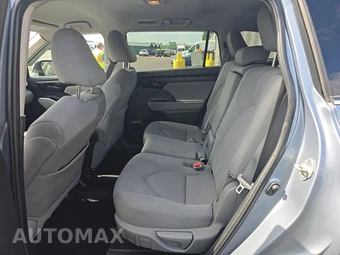 2023 Toyota Highlander LE – miniatura 13