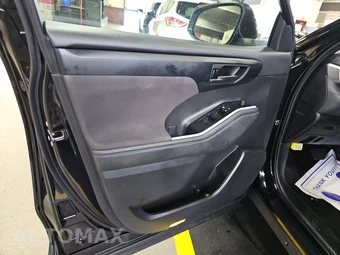 2023 Toyota Highlander LE - miniatura 9