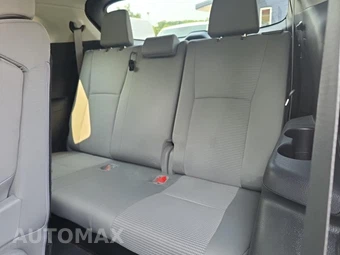 2023 Toyota Highlander LE – miniatura 17