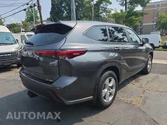 2023 Toyota Highlander LE – miniatura 4
