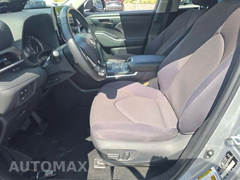 2023 Toyota Highlander LE - miniatura 3