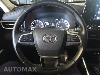 2023 Toyota Highlander LE – miniatura 10