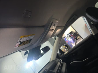 2023 Toyota Highlander LE – miniatura 18