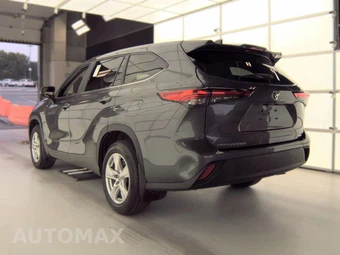 2023 Toyota Highlander LE – miniatura 6