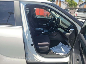 2023 Toyota Highlander LE – miniatura 16