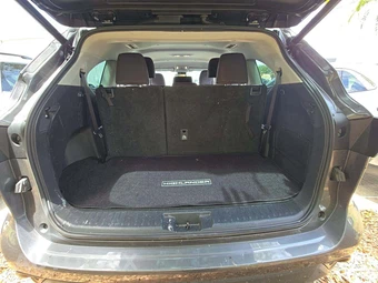 2023 Toyota Highlander LE – miniatura 15