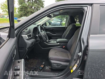2023 Toyota Highlander LE – miniatura 3