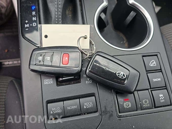 2023 Toyota Highlander LE – miniatura 5