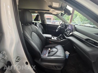 2023 Toyota Highlander Platinum - miniatura 4