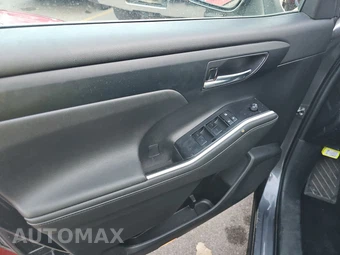 2023 Toyota Highlander XLE - miniatura 9