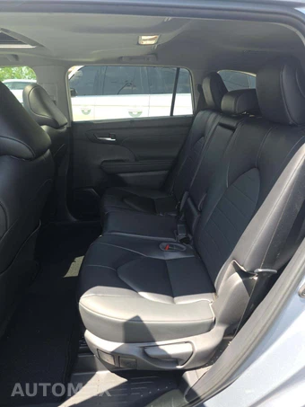 2023 Toyota Highlander XLE - miniatura 13