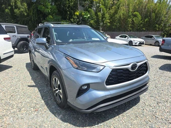 2023 Toyota Highlander XLE - miniatura 4