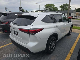 2023 Toyota Highlander XLE - miniatura 3