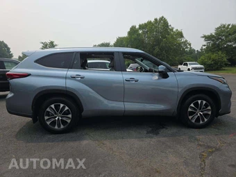 2023 Toyota Highlander XLE - miniatura 4