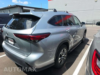 2023 Toyota Highlander XLE - miniatura 3