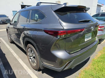 2023 Toyota Highlander XLE - miniatura 2
