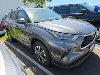 2023 Toyota Highlander XLE - miniatura 4