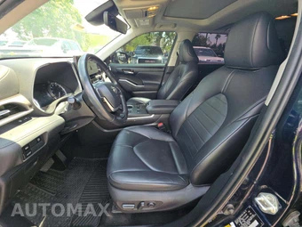 2023 Toyota Highlander XLE - miniatura 3