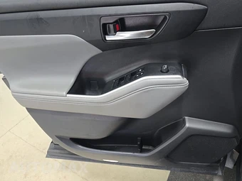 2023 Toyota Highlander XLE - miniatura 9