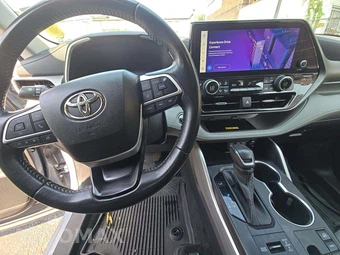 2023 Toyota Highlander XLE - miniatura 10