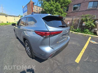 2023 Toyota Highlander XLE - miniatura 2
