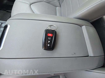 2023 Toyota Highlander XLE - miniatura 8