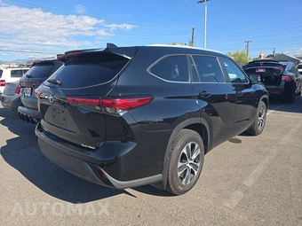 2023 Toyota Highlander XLE - miniatura 4