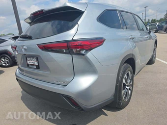 2023 Toyota Highlander XLE - miniatura 3