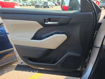 2023 Toyota Highlander XLE - miniatura 9