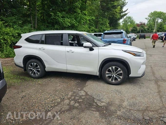 2023 Toyota Highlander XLE - miniatura 4