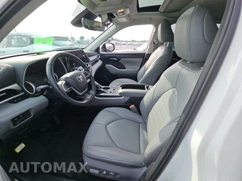 2023 Toyota Highlander XLE - miniatura 7