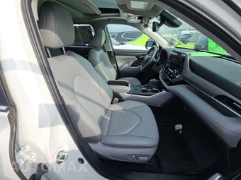 2023 Toyota Highlander XLE - miniatura 8